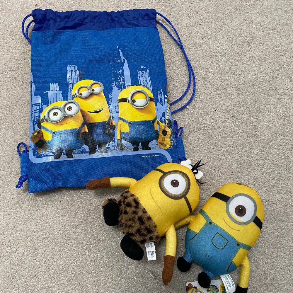 Minion's Cinch Lunch Bag and two Stuffies  NEW